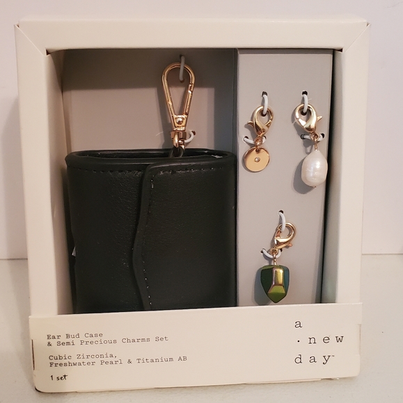 New! Ear Bud Case & Semi Precious Charms Set - Picture 1 of 3